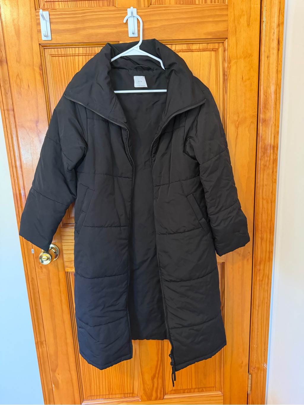 Black Long Puffer Coat Women’s Warm Winter Jacket
